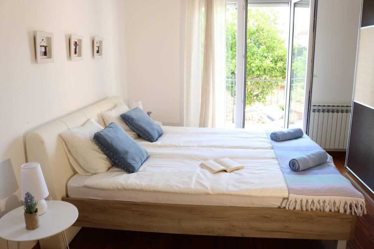 Apartments Ela トロギール エクステリア 写真
